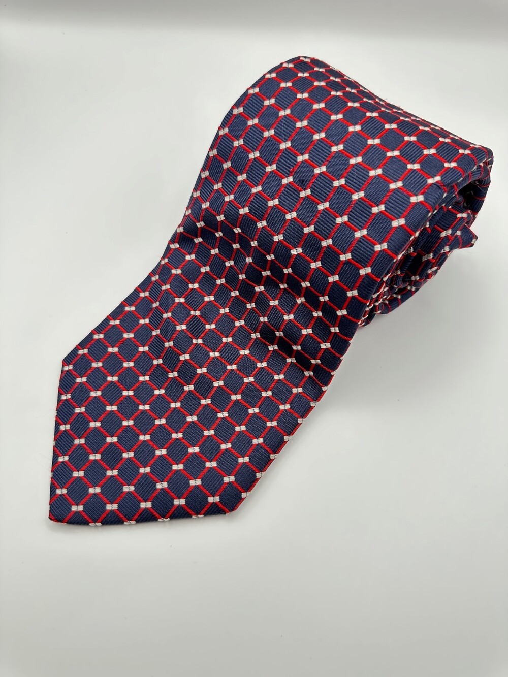 Dormeuil Navy & Red Lattice 100% Silk Tie – Dormeuil Tipping Made in Italy